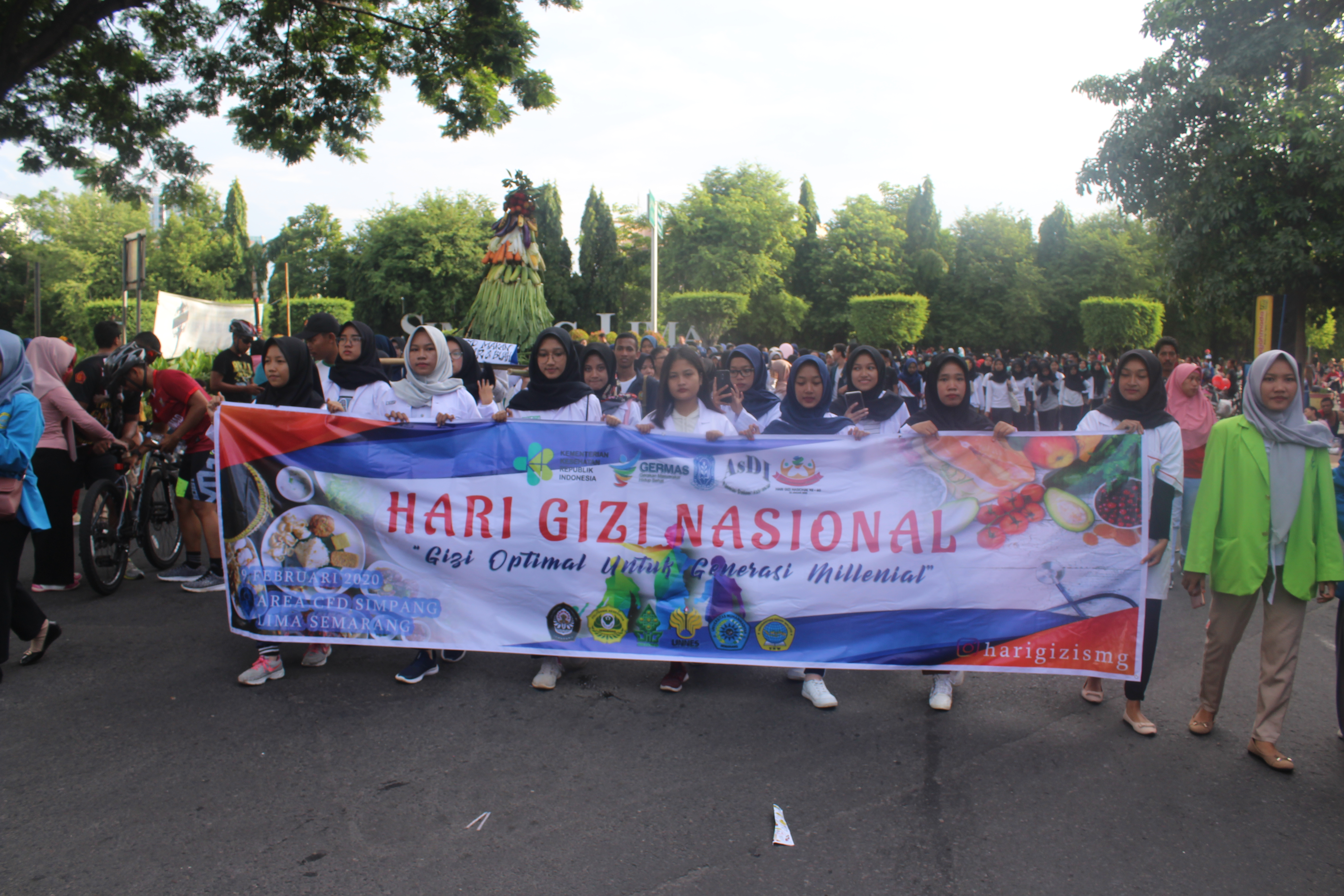 Peringatan Hari Gizi Nasional ke 60 di Car Free Day Simpang Lima Semarang